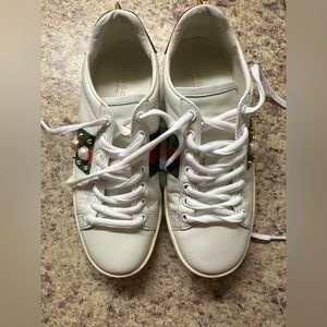 Gucci Women’s sneakers size 6 (36)